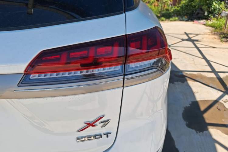 Used CHANGAN OSHAN X7 2021 1.5T Automatic Elite Edition Right Rear Taillight