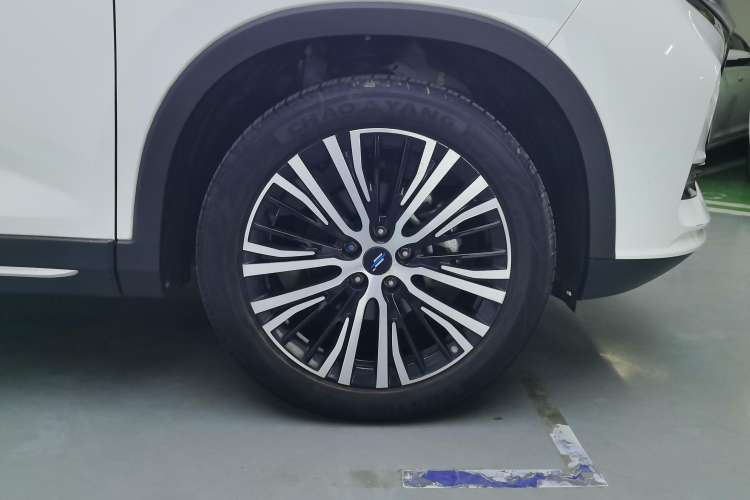 Used CHANGAN OSHAN X7 2021 1.5T Automatic Luxury Model Right Rear Wheel Hub