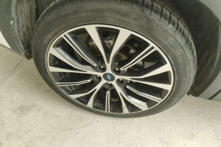 Used CHANGAN OSHAN X7 2021 1.5T Automatic Pilot Version Right Rear Wheel Hub
