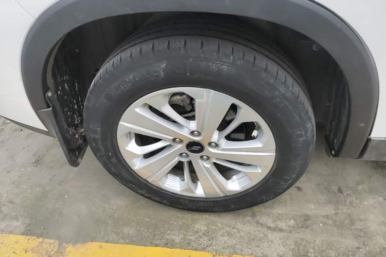 Used CHANGAN OSHAN X7 2021 1.5T Manual Comfort Model Right Rear Wheel Hub