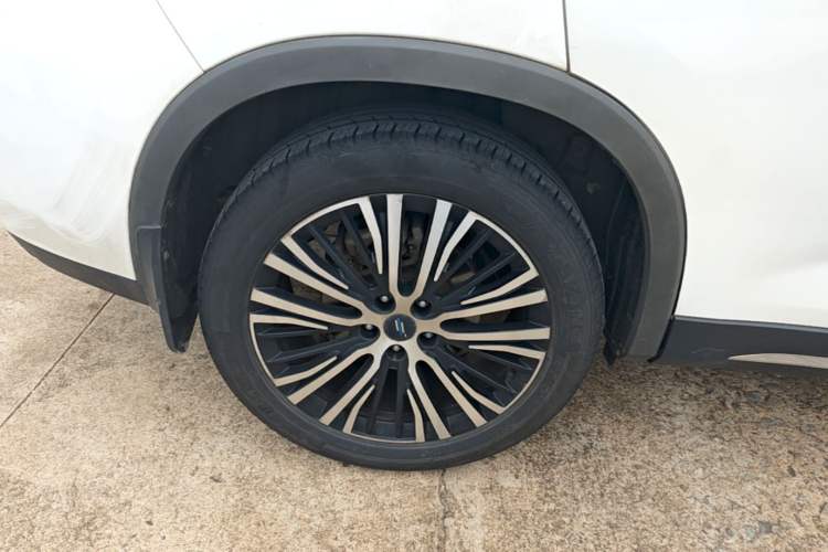 Used CHANGAN OSHAN X7 2021 1.5T Automatic Luxury Version Right Rear Wheel Hub