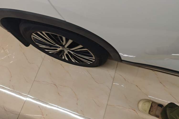 Used CHANGAN OSHAN X7 2021 1.5T Automatic Luxury Model Right Rear Wheel Hub