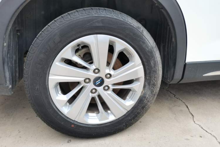 Used CHANGAN OSHAN X7 2021 1.5T Manual Comfort Model Right Rear Wheel Hub