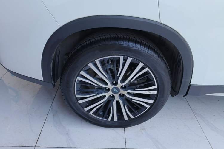 Used CHANGAN OSHAN X7 2021 1.5T Automatic Luxury Model Right Rear Wheel Hub