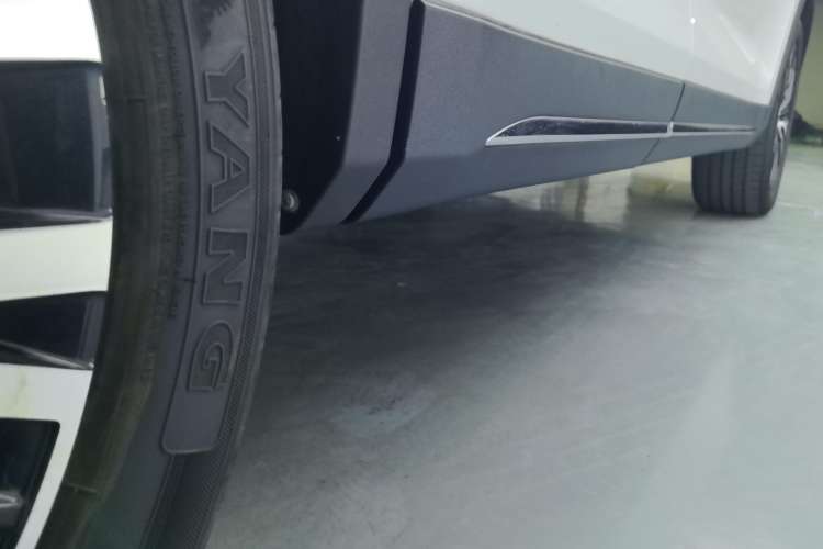 Used CHANGAN OSHAN X7 2021 1.5T Automatic Luxury Model Right Side Sill