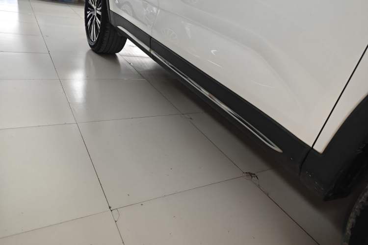 Used CHANGAN OSHAN X7 2021 1.5T Automatic Luxury Version Right Side Sill