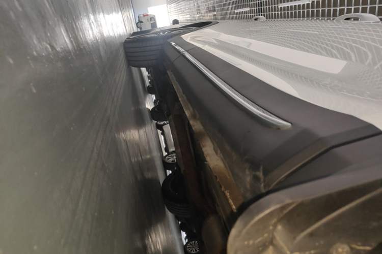 Used CHANGAN OSHAN X7 2021 1.5T Manual Luxury Version Right Side Sill