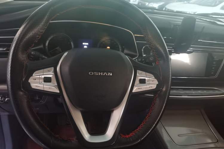 Used CHANGAN OSHAN X7 2021 1.5T Manual Luxury Version Steering Wheel