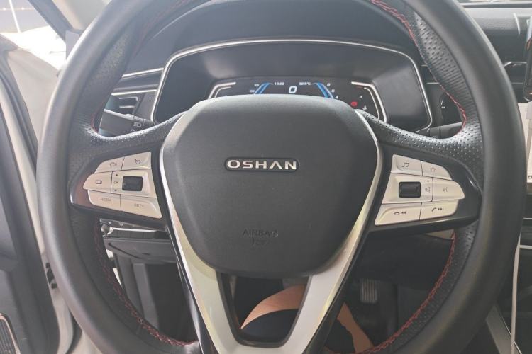 Used CHANGAN OSHAN X7 2021 1.5T Automatic Luxury Model Steering Wheel