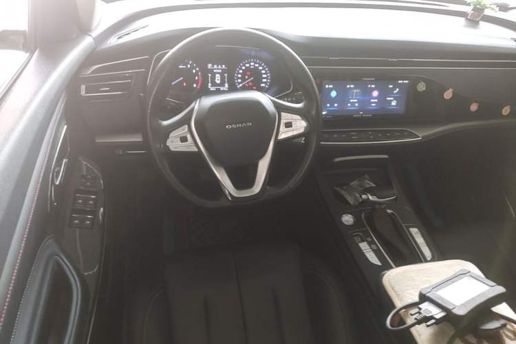 Used CHANGAN OSHAN X7 2021 1.5T Automatic Luxury Version Steering Wheel