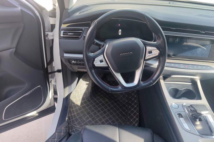 Used CHANGAN OSHAN X7 2021 1.5T Space Freedom Edition with Automatic Parking and Facial Recognition Steering Wheel