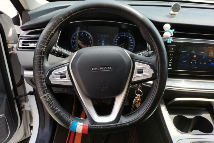 Used CHANGAN OSHAN X7 2021 1.5T Manual Comfort Model Steering Wheel