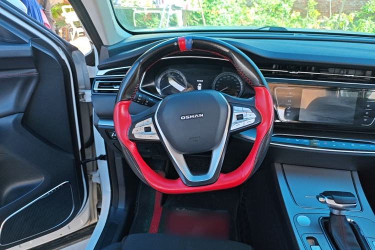 Used CHANGAN OSHAN X7 2021 1.5T Automatic Elite Edition Steering Wheel