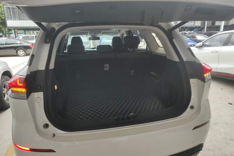Used CHANGAN OSHAN X7 2021 1.5T Automatic Pilot Version Trunk