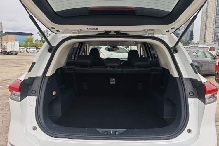 Used CHANGAN OSHAN X7 2021 1.5T Automatic Luxury Model Trunk