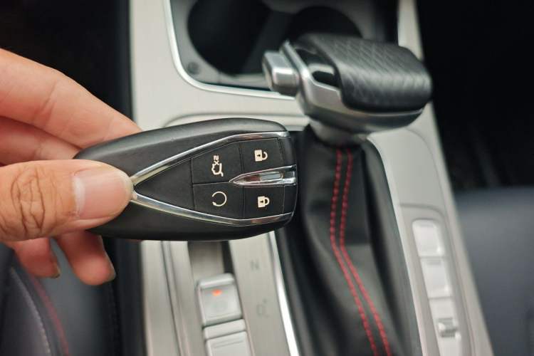 Used CHANGAN OSHAN X7 2021 1.5T Automatic Luxury Model Vehicle Key