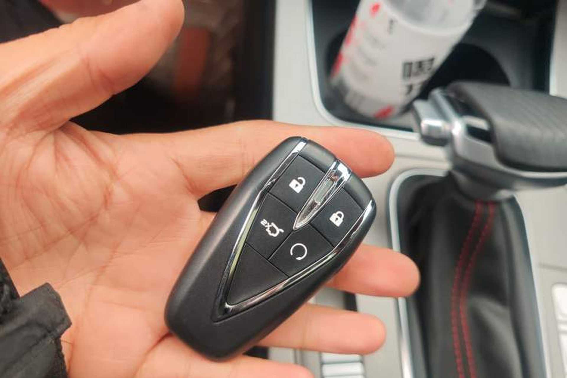 Used CHANGAN OSHAN X7 2021 1.5T Automatic Luxury Version Vehicle Key