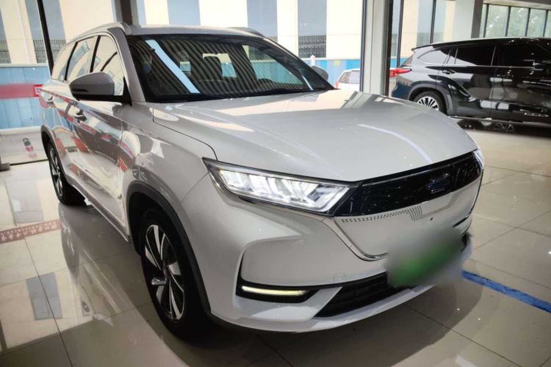 Used CHANGAN OSHAN X7 EV 2020 Luxury Edition 405 Front Right 45 Deg