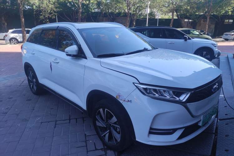 Used CHANGAN OSHAN X7 EV 2020 Luxury Model 405 Front Right 45 Deg
