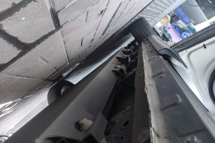 Used CHANGAN OSHAN X7 EV 2020 Luxury Model 405 Left Side Sill