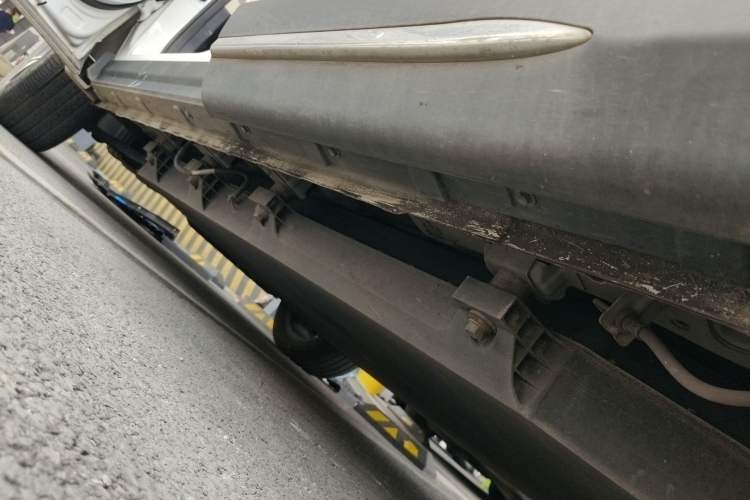 Used CHANGAN OSHAN X7 EV 2020 Luxury Edition 405 Left Side Sill