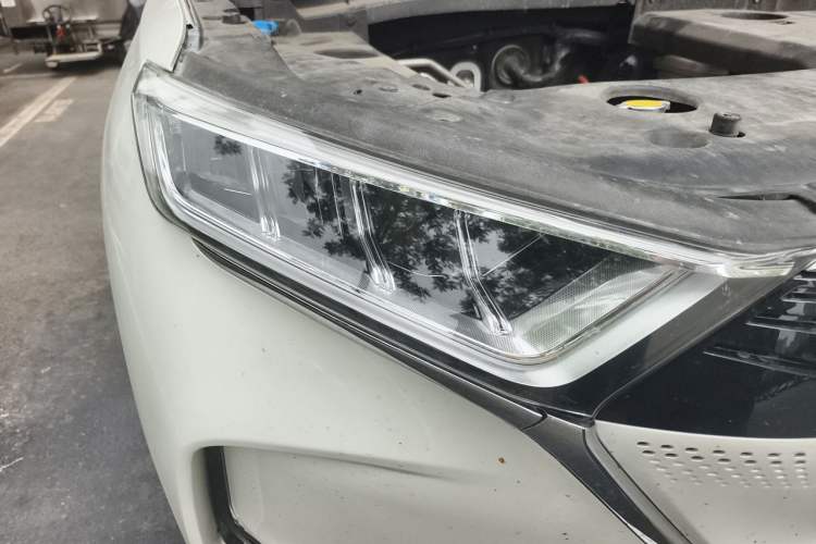 Used CHANGAN OSHAN X7 EV 2020 Luxury Model 405 Right Front Headlight