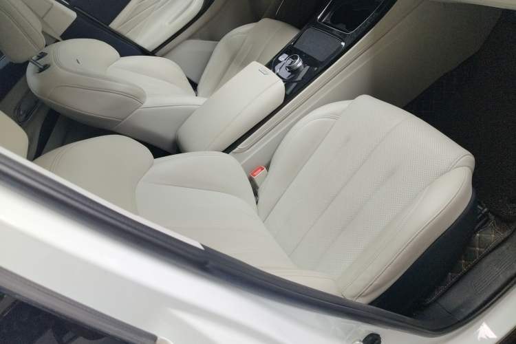 Used CHANGAN OSHAN X7 EV 2020 Luxury Edition 405 Right Front Seat