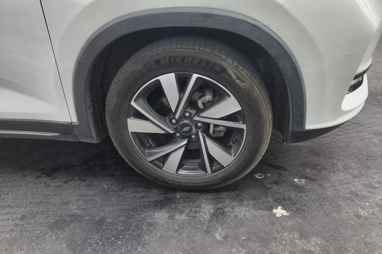 Used CHANGAN OSHAN X7 EV 2020 Luxury Model 405 Right Front Wheel Hub