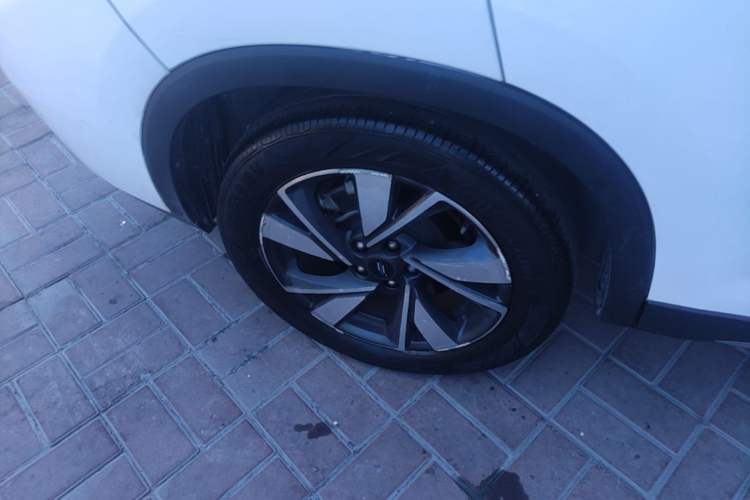 Used CHANGAN OSHAN X7 EV 2020 Luxury Model 405 Right Rear Wheel Hub
