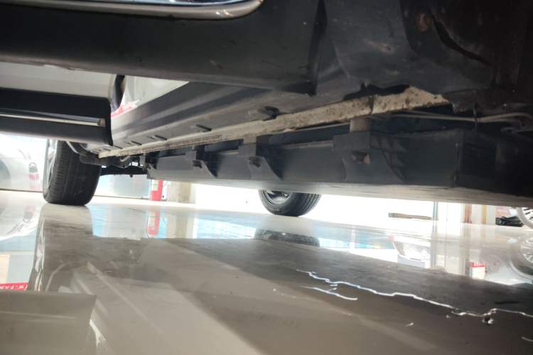 Used CHANGAN OSHAN X7 EV 2020 Luxury Edition 405 Right Side Sill
