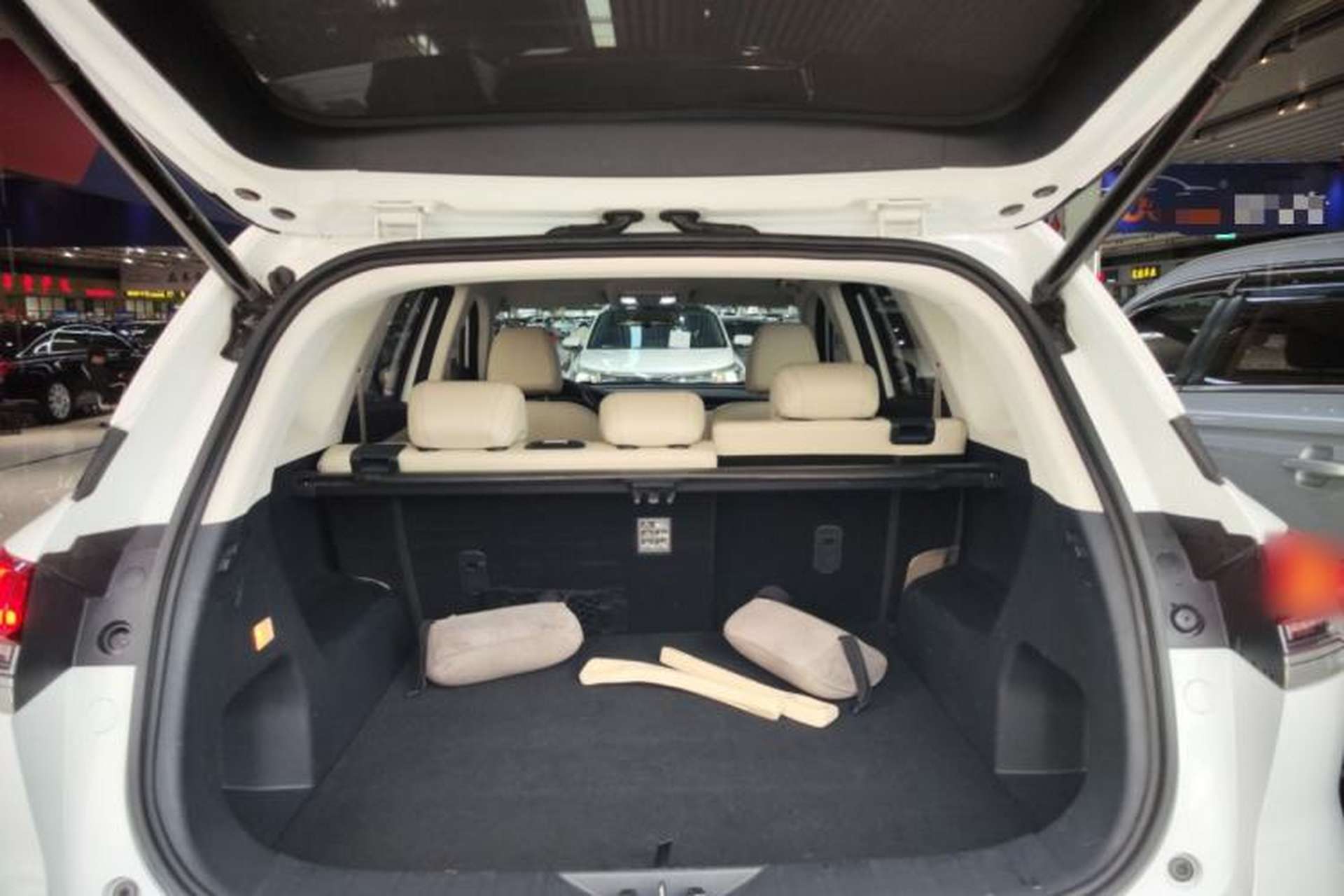 Used CHANGAN OSHAN X7 EV 2020 Luxury Edition 405 Trunk