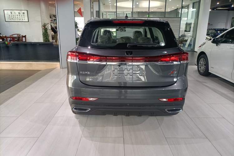 Used CHANGAN OSHAN X7 PLUS 2023 Enjoy Edition 1.5T Automatic Smart Edition 7-Seater Exterior 3