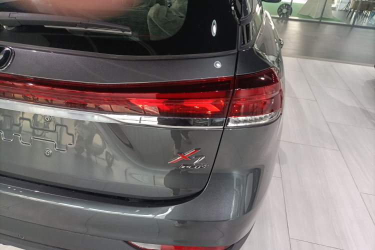 Used CHANGAN OSHAN X7 PLUS 2023 Enjoy Edition 1.5T Automatic Smart Edition 7-Seater Exterior 4