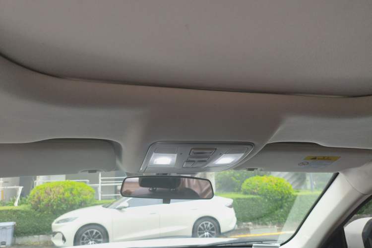 Used CHANGAN OSHAN X7 PLUS 2022 1.5T Blue Whale Edition Automatic Prestige Version Headliner
