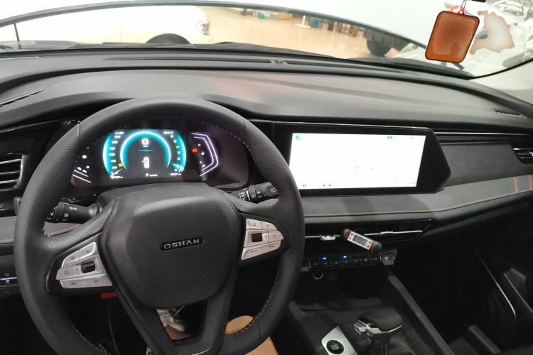 Used CHANGAN OSHAN X7 PLUS 2022 1.5T Blue Whale Edition Automatic Prestige Version Interior 2
