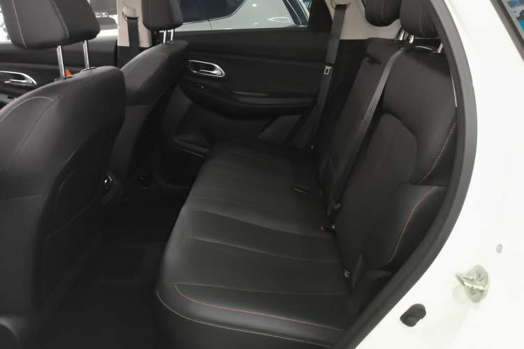 Used CHANGAN OSHAN X7 PLUS 2022 1.5T Blue Whale Edition Automatic Prestige Version Interior 4