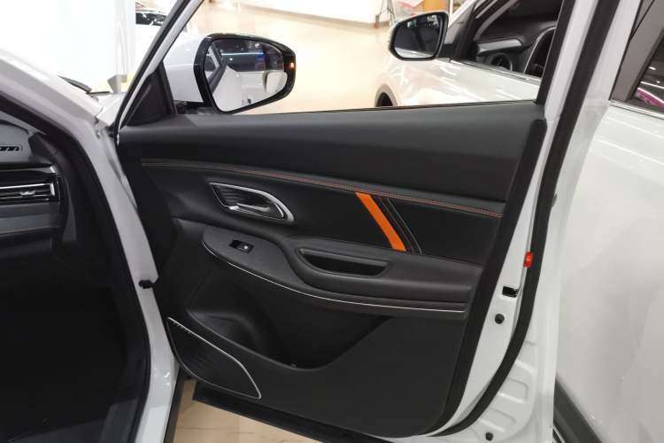 Used CHANGAN OSHAN X7 PLUS 2022 1.5T Blue Whale Edition Automatic Prestige Version Interior 5