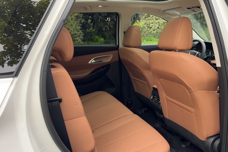 Used CHANGAN OSHAN X7 PLUS 2023 Enjoy Edition 1.5T Automatic Pilot Model 7 Seats Interior 8