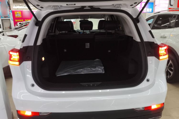 Used CHANGAN OSHAN X7 PLUS 2022 1.5T Blue Whale Edition Automatic Prestige Version Trunk