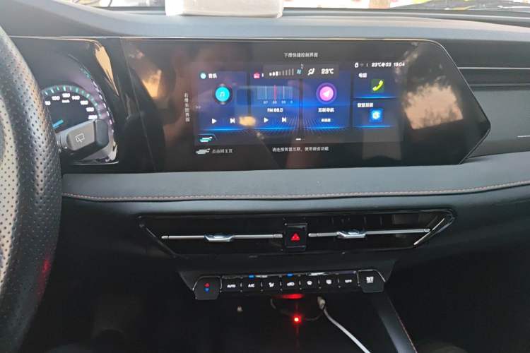Used CHANGAN OSHAN X7 PLUS 2022 1.5T Blue Whale Edition Automatic Luxury Trim Audio And AC Panel