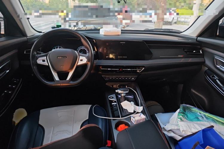 Used CHANGAN OSHAN X7 PLUS 2022 1.5T Blue Whale Edition Automatic Luxury Trim Center Console