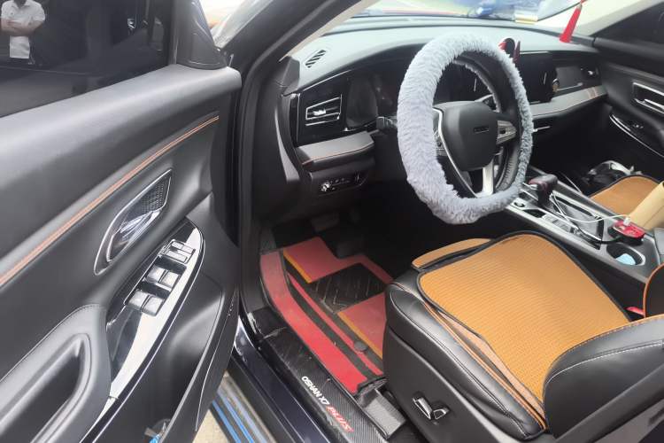 Used CHANGAN OSHAN X7 PLUS 2022 1.5T Blue Whale Edition Automatic Prestige 7-Seater Driver Seat