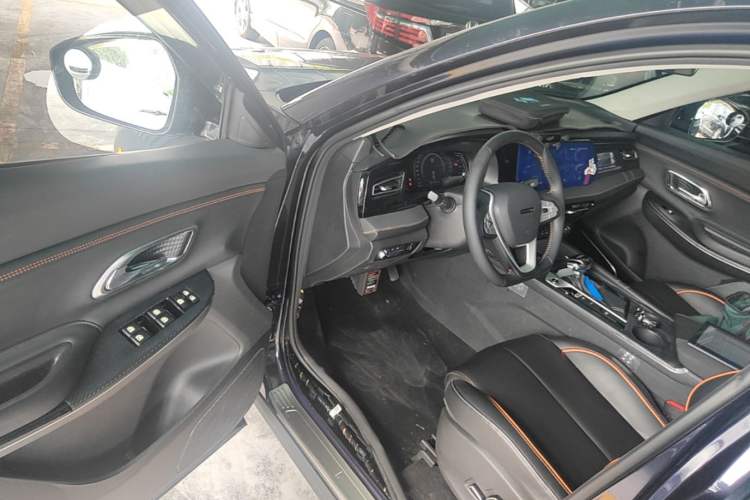 Used CHANGAN OSHAN X7 PLUS 2022 1.5T Blue Whale Edition Automatic Prestige 7-Seater Driver Seat