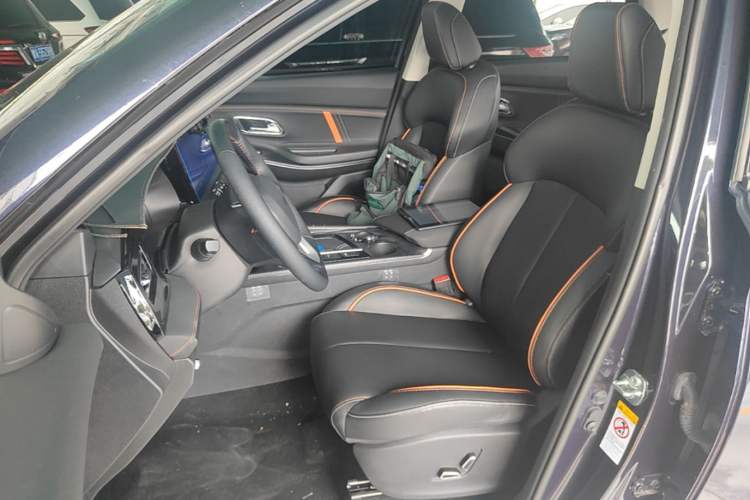 Used CHANGAN OSHAN X7 PLUS 2022 1.5T Blue Whale Edition Automatic Prestige 7-Seater Left Front Seat