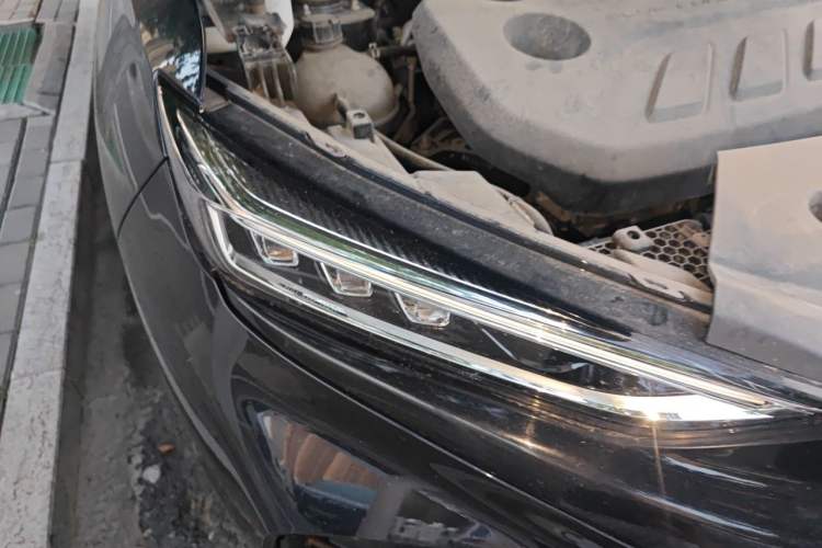 Used CHANGAN OSHAN X7 PLUS 2022 1.5T Blue Whale Edition Automatic Luxury Trim Right Front Headlight