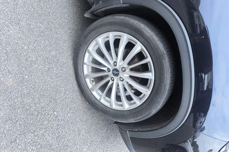 Used CHANGAN OSHAN X7 PLUS 2022 1.5T Blue Whale Edition Automatic Prestige 7-Seater Right Front Wheel Hub