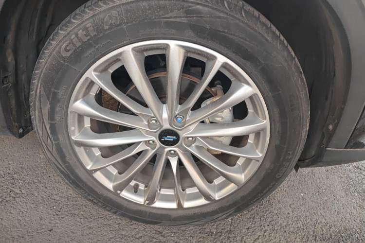 Used CHANGAN OSHAN X7 PLUS 2022 1.5T Blue Whale Edition Automatic Luxury Trim Right Front Wheel Hub