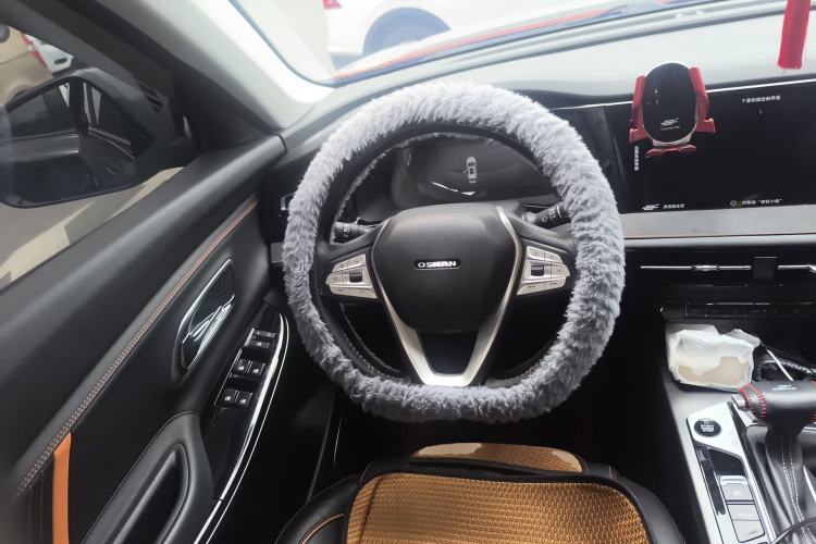 Used CHANGAN OSHAN X7 PLUS 2022 1.5T Blue Whale Edition Automatic Prestige 7-Seater Steering Wheel