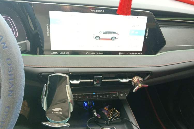 Used CHANGAN OSHAN X7 PLUS 2022 1.5T Blue Whale Edition Automatic Prestige 7-Seater Audio And AC Panel