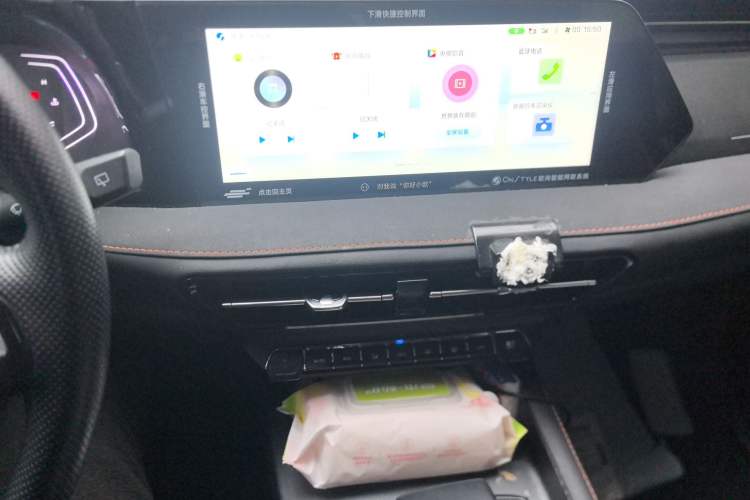 Used CHANGAN OSHAN X7 PLUS 2022 1.5T Blue Whale Edition Automatic Prestige Version Audio And AC Panel